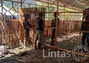 Satgas Yonif 700/Wyc Kejar Target, Pembangunan SD 03 Mayuberi Hampir Rampung