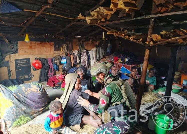 Satgas Yonif 700/WYC Gelar Safari Honai di Distrik Gome, Warga Dapat Layanan Kesehatan