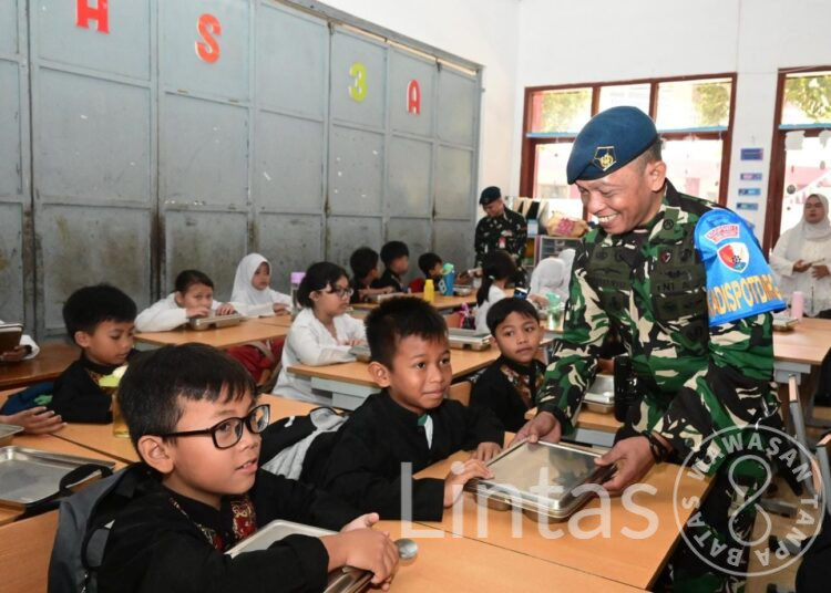 Dukung Penuh Program MBG, Lanud Husein Sastranegara Operasikan Empat SPPG Ampuh Setiap Hari