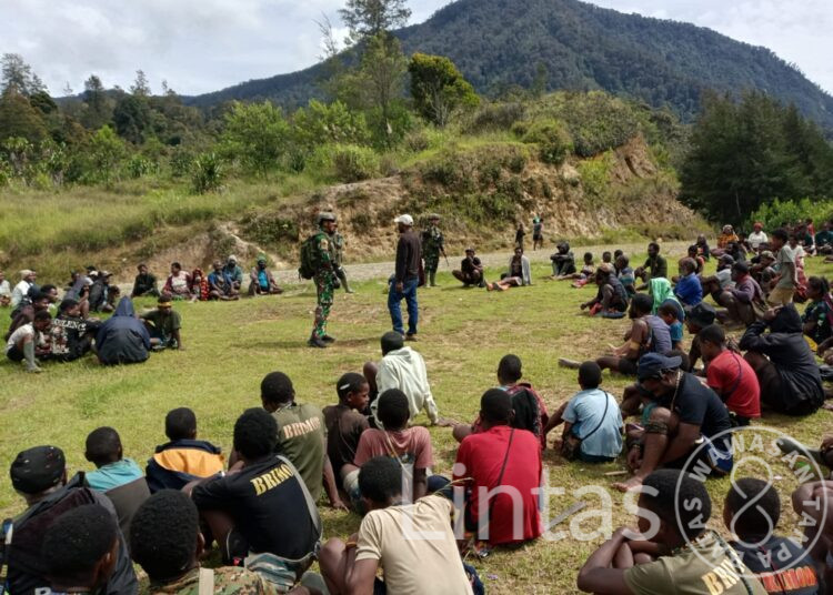 Satgas Yonif 700/WYC dan Warga Kp Tuanggi Sepakat Jaga Kedamaian Tanah Papua