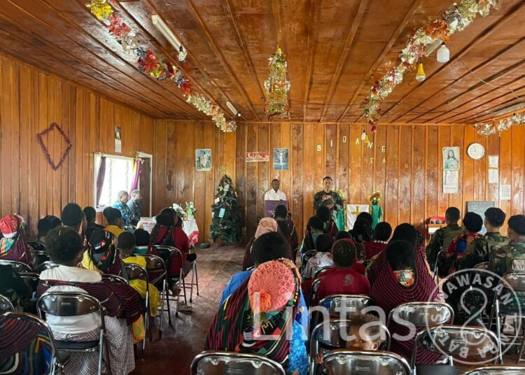 Satgas Yonif 700/WYC Rajut Kasih di Tanah Papua, Ibadah Bersama Jemaat Gereja Bethesda Batilame