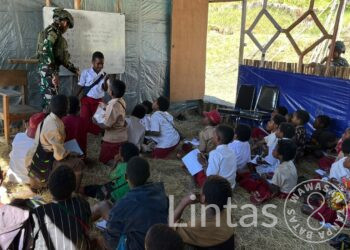 Prajurit TNI “Mengajar”, Cahaya Ilmu di SD 03 Mayuberi Papua