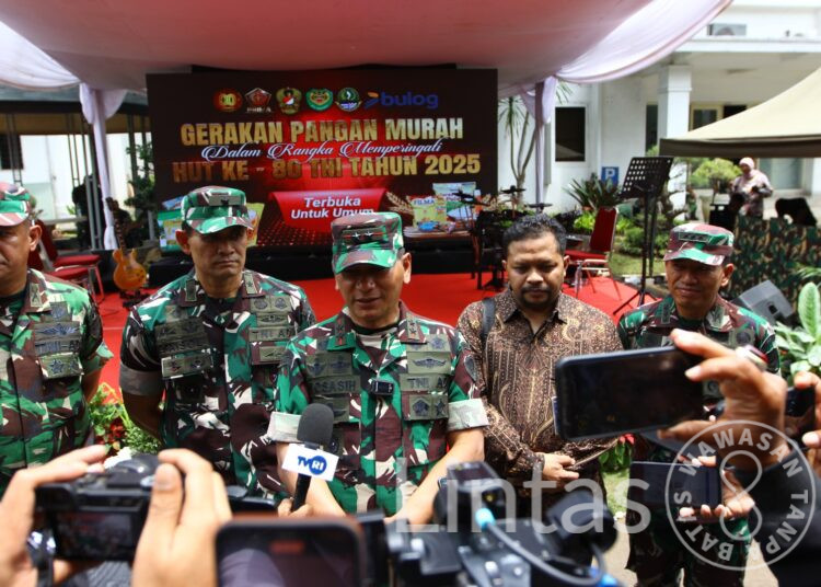 Kodam III/Siliwangi Gelar Gerakan Pangan Murah Peringati HUT ke-80 TNI