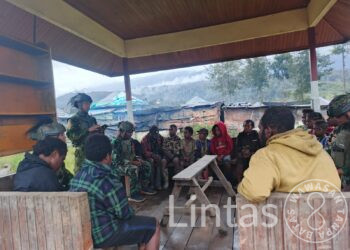 Di Lembah Omukia, TNI dan Warga Eronggobak Satu Hati dalam Ibadah dan Kasih