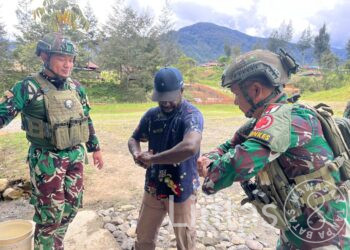 Satgas Yonif 700/WYC Gelar Penyuluhan Kesehatan di Gome: Ajarkan Cuci Tangan yang Benar untuk Hidup Sehat