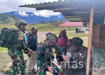 Dari Puncak Gome, Senyum Kembali Bersinar, Satgas Yonif 700/Wyc Hadirkan Keajaiban di Tengah Kabut