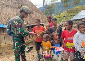 Satgas Yonif 700/WYC, Pahlawan Buku dari Gome yang Torehkan Senyum di Lembah Puncak