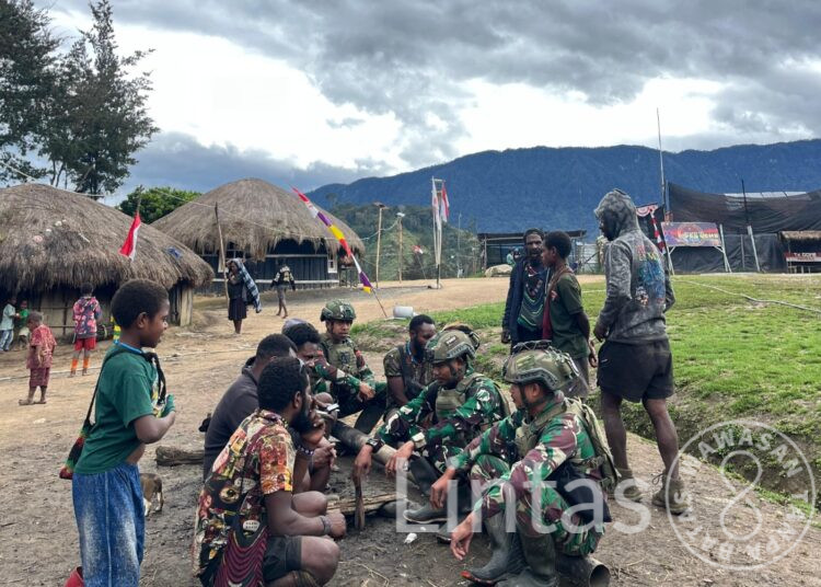 Satgas Yonif 700/Wyc Laksanakan Anjangsana di Gome, Dengarkan Keluh Kesah Warga.