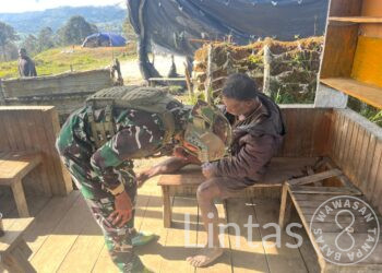 Safari Honai Satgas Yonif 700/Wyc: Dokter-Dokter Hijau Bawa Pelayanan dan Tawa Hingga ke Pelosok Yenggernok