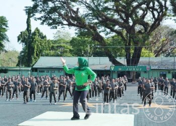 Olahraga Bersama Kodam XIV/Hsn : Pangdam Tekankan Jaga Kebersihan, Kendalikan Diri, dan Syukuri Hidup