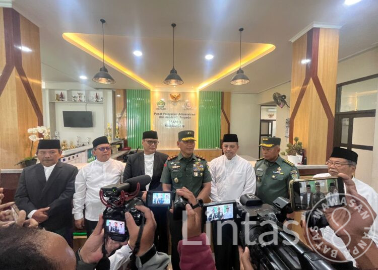 Apel Hari Santri Tingkat Provinsi Jawa Barat Dipimpin Pangdam III/Slw