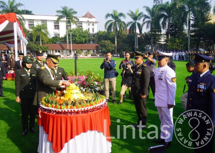 Upacara Peringatan HUT ke-80 TNI di Kodam III/Siliwangi