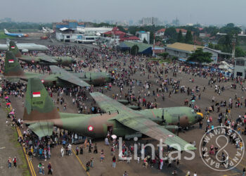 Ribuan Warga Bandung Padati Open Base Lanud Husein Sastranegara