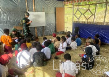 Prajurit Jadi Guru, Satgas Yonif 700/WYC Pos Mayuberi Didik Generasi Papua di SD Mayuberi