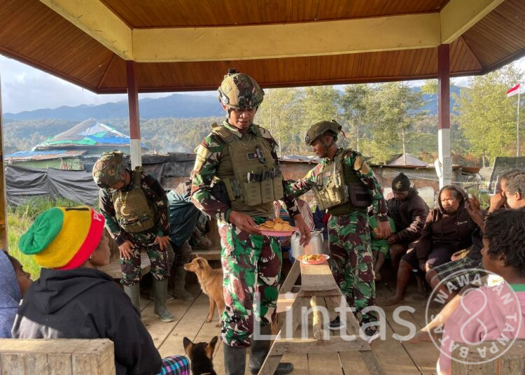 Satgas Yonif 700/WYC Gelar “Minggu Kasih” Bersama Warga Eronggobak, Wujud Kedamaian dan Kebersamaan di Tanah Puncak