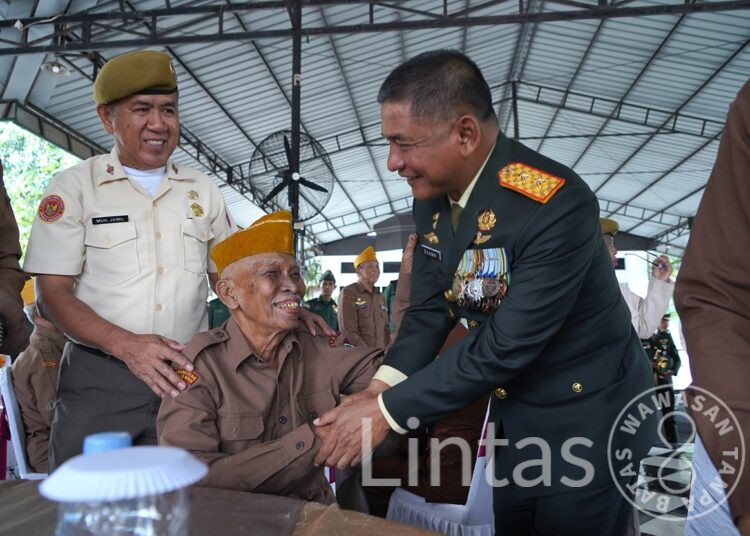 Momentum Hari Pahlawan, Pangdam Hasanuddin Kobarkan Semangat Juang dan Tebar Kepedulian