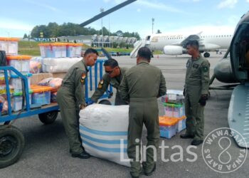 Helikopter TNI AD Distribusikan Logistik dari Udara untuk Warga Terisolasi di Sibolga