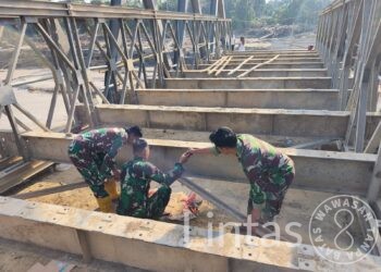 TNI AD Bangun Jembatan Bailey, Pulihkan Akses di Wilayah Terdampak Banjir Aceh