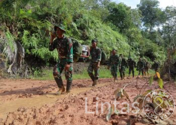 Yonif 122/TS dan Yonif 125/Simbisa Patroli Pendorongan Logistik di Tapteng