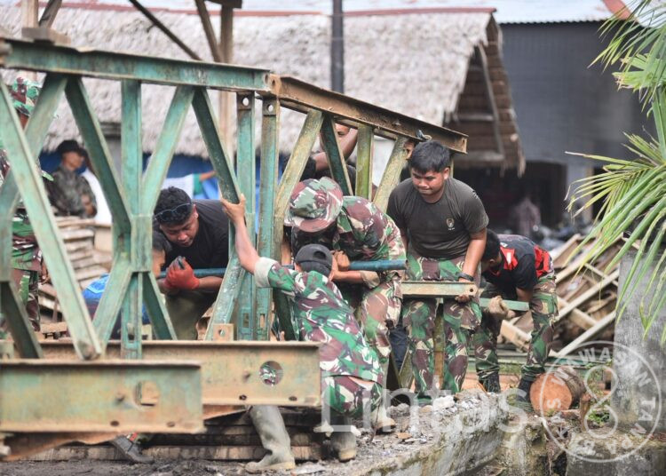 TNI AD Percepat Pemasangan Jembatan Bailey, Akses Warga Cot Bada Mulai Pulih