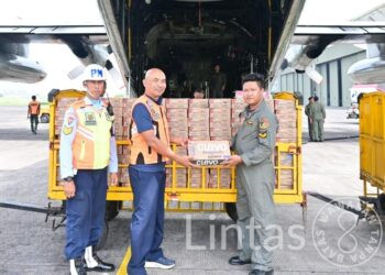 Sinergi Lanud Husein Sastranegara dan Masyarakat Kota Bandung, Salurkan Bantuan Bencana ke Aceh dan Sumatera Mengunakan Pesawat TNI AU