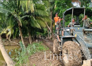 Kodam Iskandar Muda Kerahkan Alat Berat Bersihkan Material Banjir di Bireuen