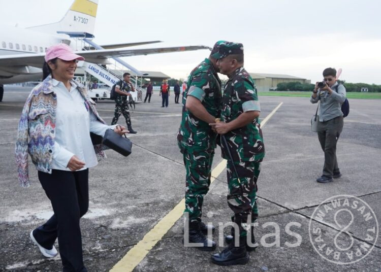 Kasad Transit di Maros, Pangdam XIV/Hasanuddin Sambut Hangat Kedatangan Kasad