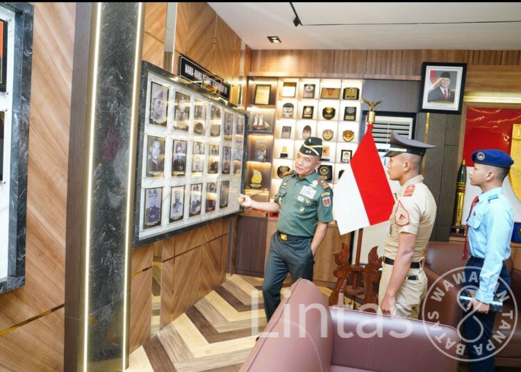 Pangdam XIV/Hasanuddin Tanamkan Disiplin, Loyalitas, dan Integritas kepada Generasi Muda