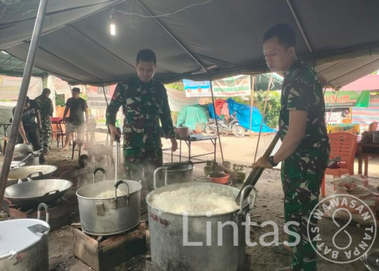 Satgas Bekangdam I/BB Operasikan Dapur Umum untuk Warga Terdampak Banjir di Tolang Julu