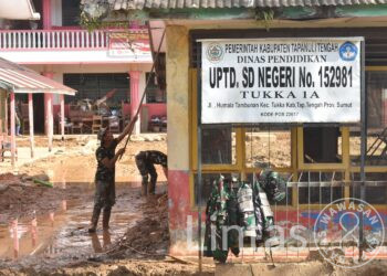 TNI AD Bersihkan Dua Sekolah Terdampak Bencana di Tukka, Aktivitas Belajar Kembali Pulih