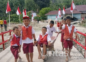 TNI AD Rampungkan Jembatan Permanen di Sungai Mahassan