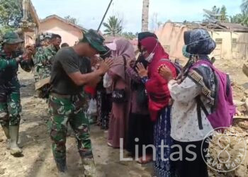 Tugas Usai, Air Mata Warga Aceh Tamiang Melepas Kepergian Prajurit TNI