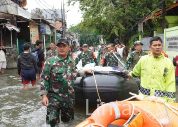 Kodam Jaya Respons Cepat Bantu Warga Terdampak Banjir di Kapuk Muara