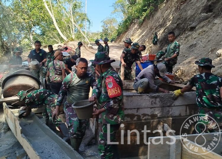 TNI AD Kawal Pembangunan Jembatan Gantung Burni Bius, Progres Sentuh 39 Persen