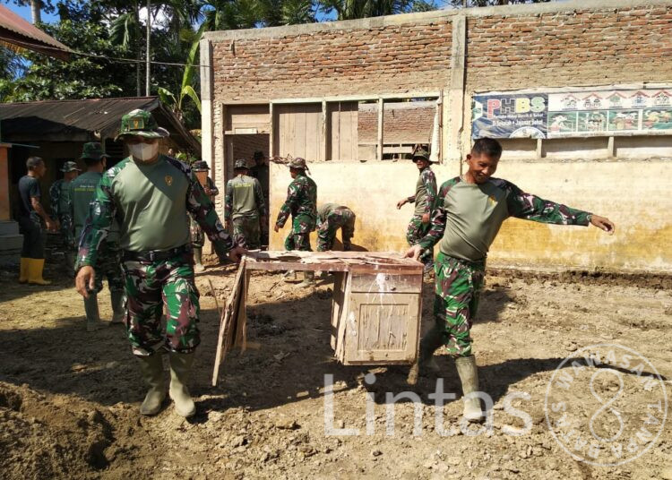Pascabanjir Aceh Utara, TNI AD Renovasi dan Bersihkan SDN 19 Tanah Jambo Aye