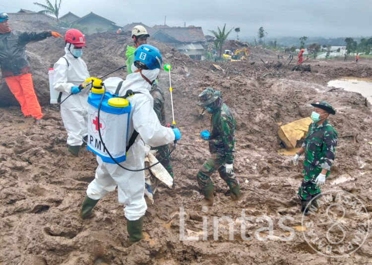 Meski Diguyur Hujan TNI dan Tim Gabungan Tetap Maksimal Cari Korban