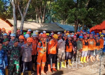 Ribuan Personel Gabungan diterjunkan Mencari Korban Longsor Gunung Burangrang
