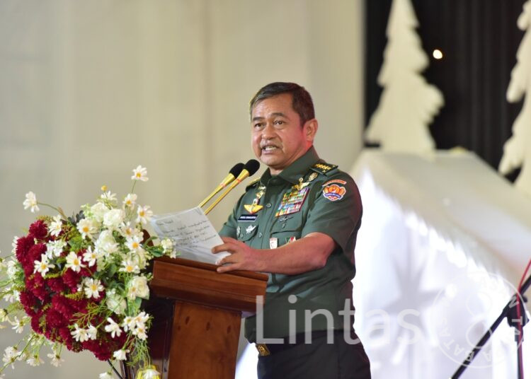 Natal Bersama di Kupang, Kasad Ajak Prajurit Jembatani Program Pemerintah dan Rakyat