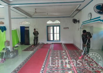 Sambut Ramadhan, TNI Bersihkan Tempat Ibadah dan Serahkan Sumur Bor di Agam