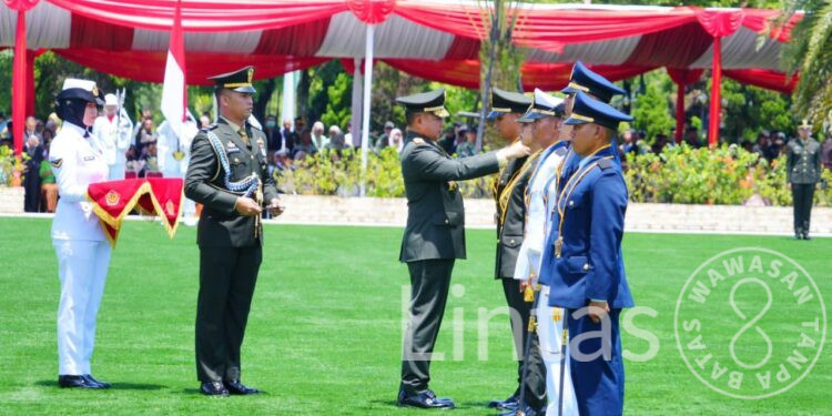 Dankodiklatad Hadiri Pelantikan 796 Perwira Baru, Panglima TNI : Tingkatkan Kemampuan Hadapi Dinamika Ancaman Yang Semakin Kompleks