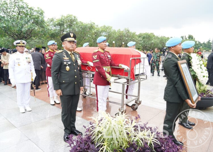 Kasad Hadiri Pemakaman Wapres ke-6 Jenderal TNI (Purn) Try Sutrisno
