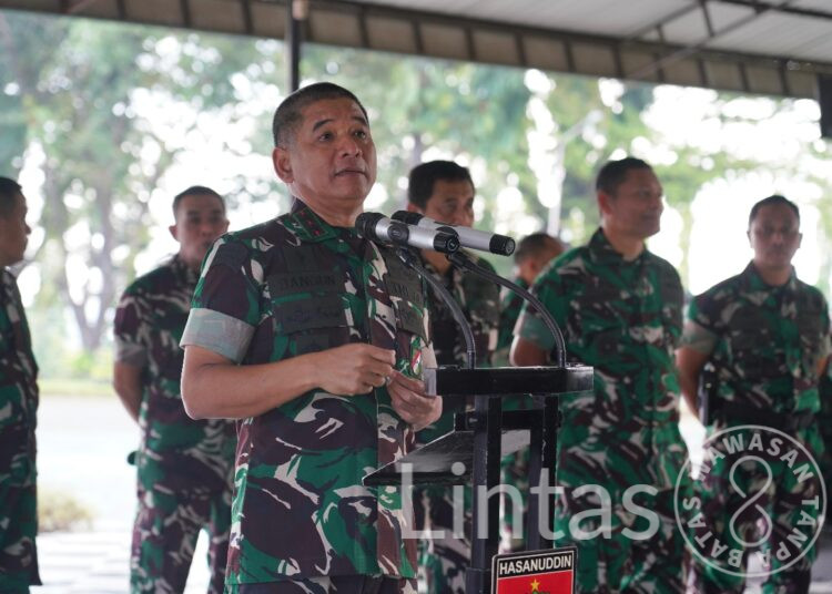 Suntikan Semangat Jelang Idul Fitri 1447 H! Pangdam XIV/Hasanuddin Serahkan SHU, Moril Prajurit Makin Membara!