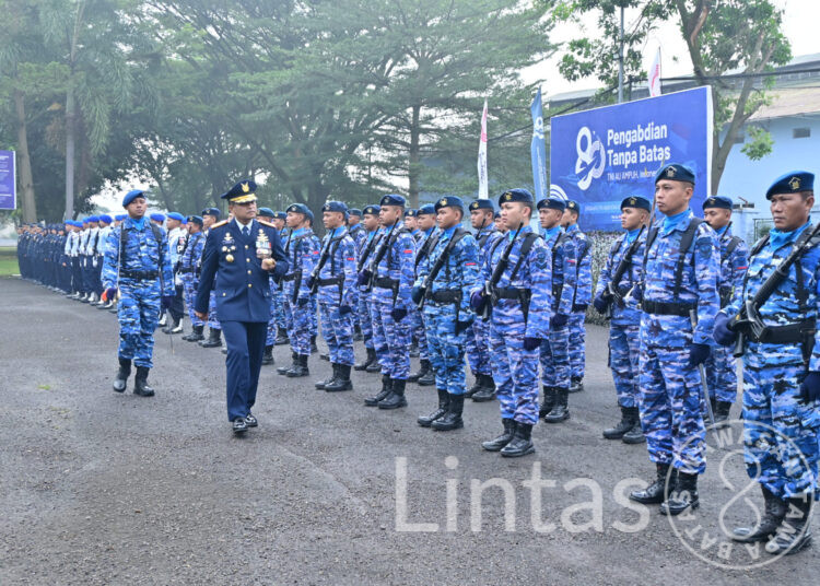 Personel Lanud Husein Sastranegara Mengikuti Upacara HUT ke-80 TNI AU, Kasau Tekankan Akselerasi Kekuatan Udara dan Profesionalisme Prajurit