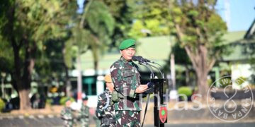 Pimpin Upacara 17-an, Pangdam XIV/Hsn Apresiasi Prajurit dan Serahkan Penghargaan Prajurit Berprestasi