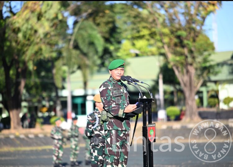 Pimpin Upacara 17-an, Pangdam XIV/Hsn Apresiasi Prajurit dan Serahkan Penghargaan Prajurit Berprestasi