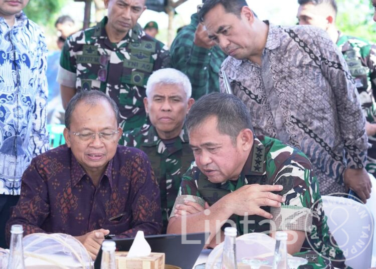 Dukung Energi Terbarukan, Kasad Tinjau Pengelolaan Sampah Terpadu di Bali