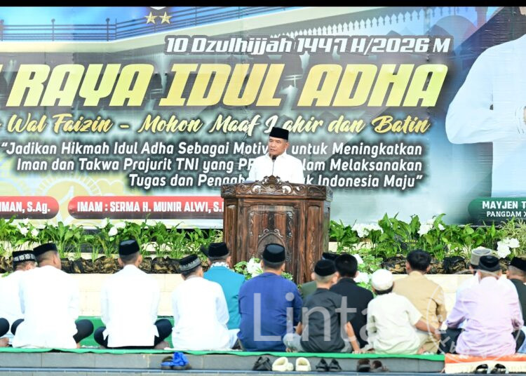 Pangdam XIV/Hasanuddin Salat Idul Adha Bersama Prajurit dan Masyarakat di Lapangan M. Yusuf Makodam