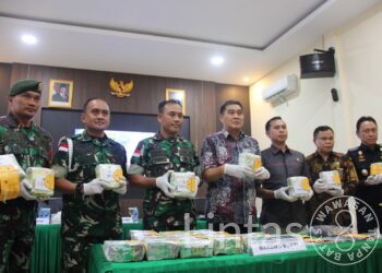 Satgas Pamtas Yonarhanud 1/PBC/1 Kostrad Gagalkan Penyelundupan Puluhan Kilo Narkoba