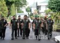 Penuh Kehormatan, Pangdam XIV/Hasanuddin Pimpin Tradisi Penyambutan, Sertijab dan Pelepasan Pejabat Kasdam dan Irdam XIV/Hsn