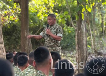 Tanamkan Semangat Pengabdian, Pangdam Kunjungi Yonif TP 871/Lamaindo